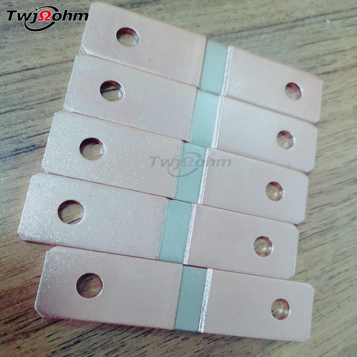 Surface mounted alloy shunt PW current detection sampling resistor